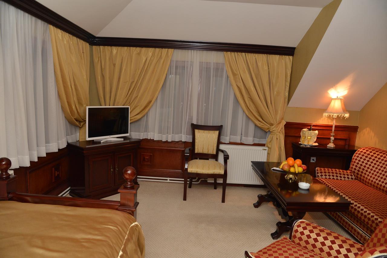 Hotel Zlatarski Zlatnik Nova Varoš エクステリア 写真