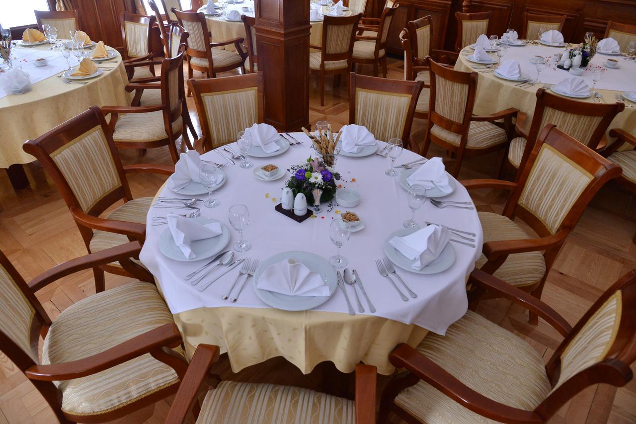 Hotel Zlatarski Zlatnik Nova Varoš エクステリア 写真